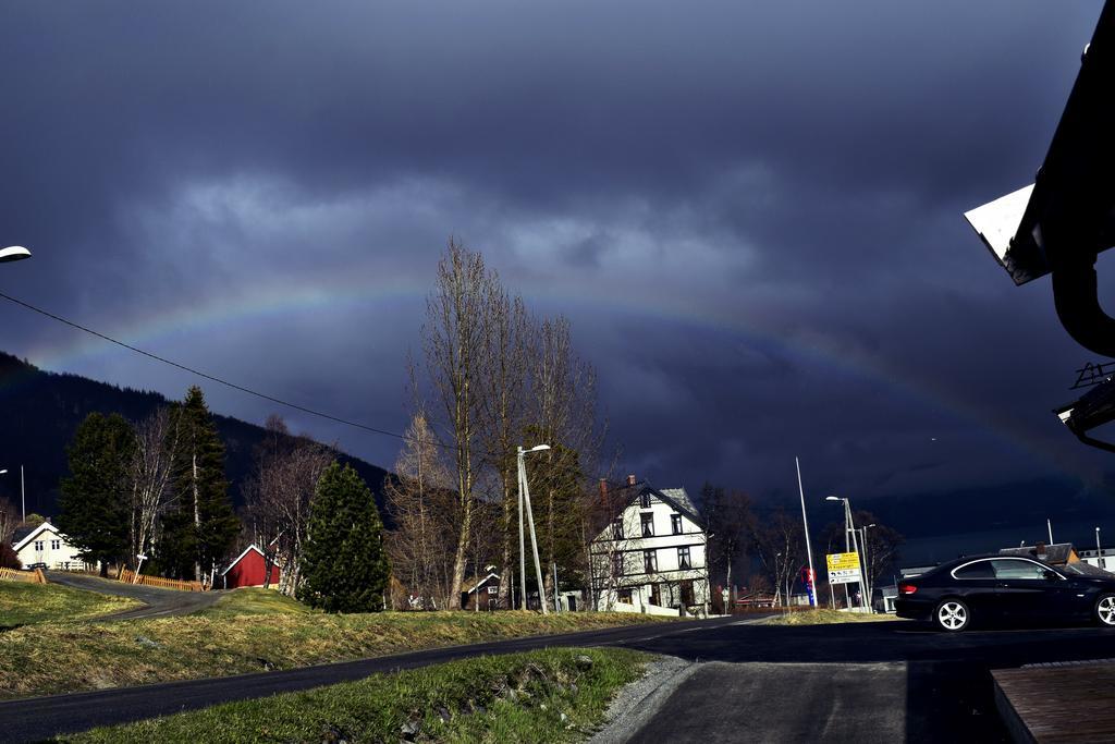 Lyngseidet Gjestegard As Exterior foto